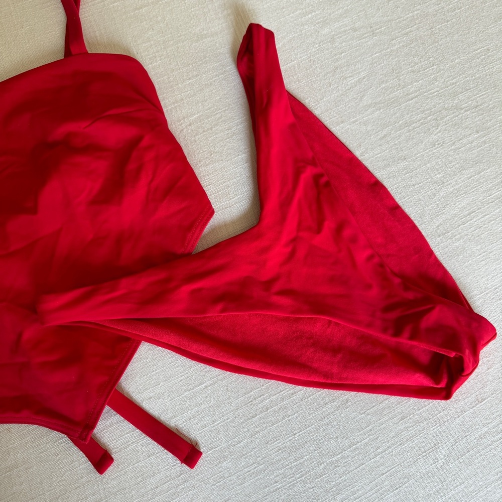 Red Bikini - Picture 9 of 12